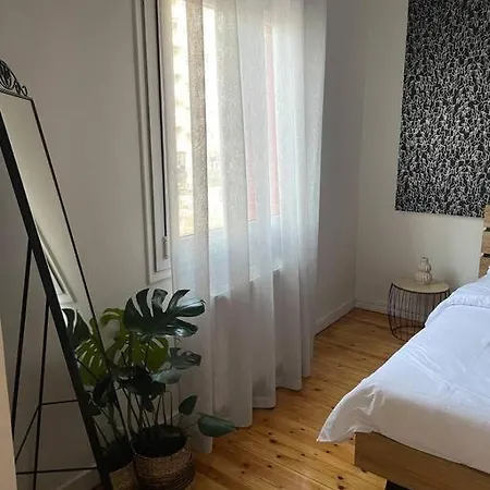 “the Elysian” Center Appartement