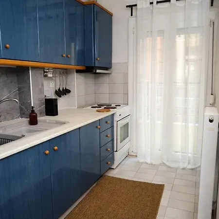 “the Elysian” Center Appartement